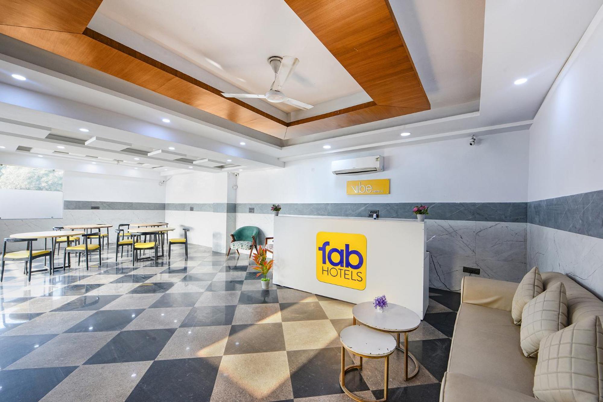 Fabhotel Vibe Noida Exterior foto